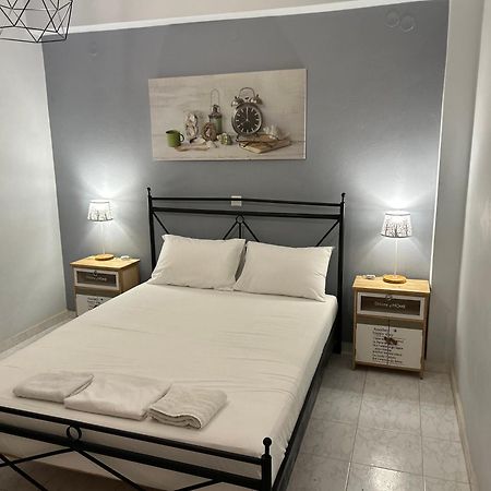 Menelaos Apartments Adelianos Kampos Dış mekan fotoğraf