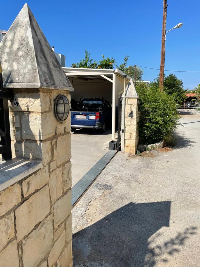Menelaos Apartments Adelianos Kampos Dış mekan fotoğraf