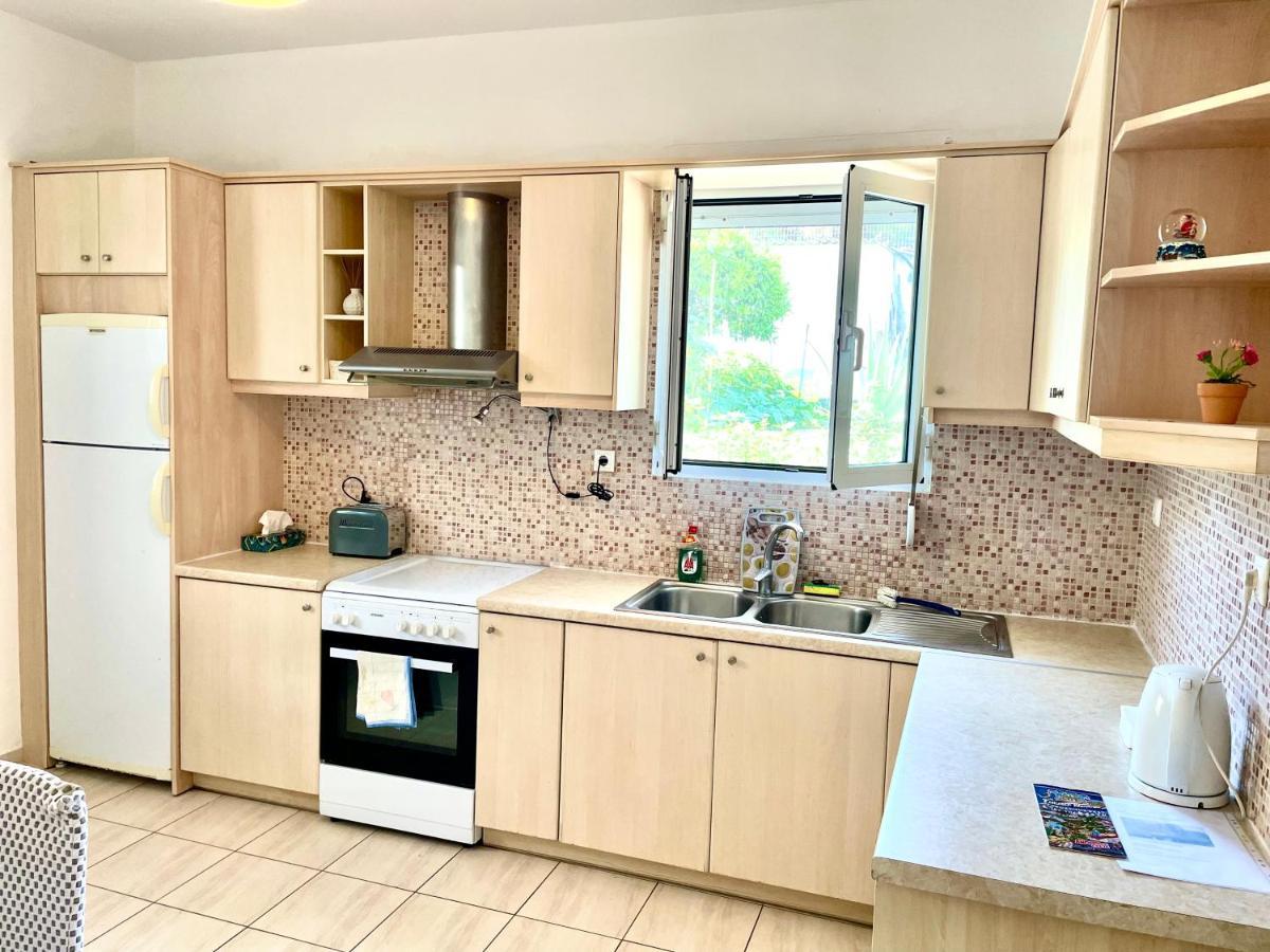 Menelaos Apartments Adelianos Kampos Dış mekan fotoğraf