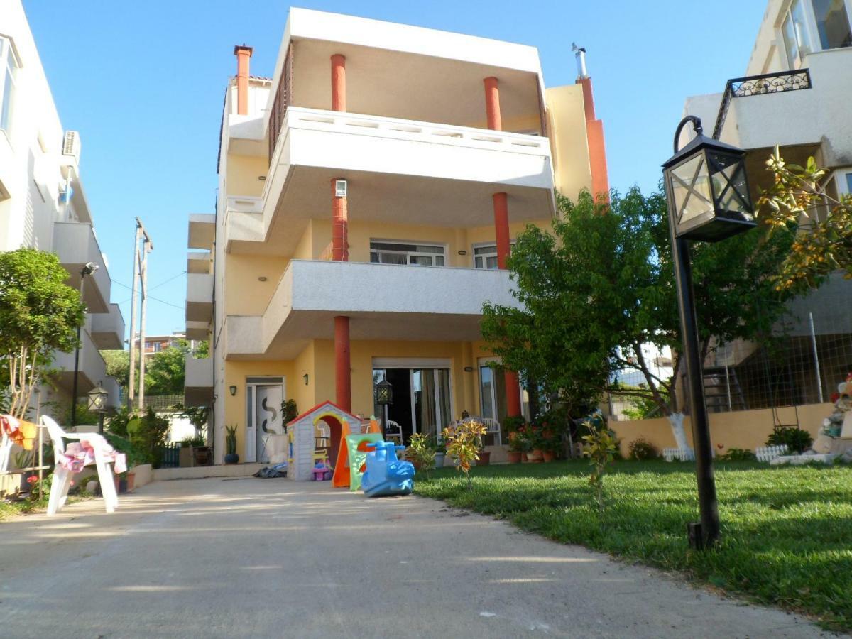 Menelaos Apartments Adelianos Kampos Dış mekan fotoğraf