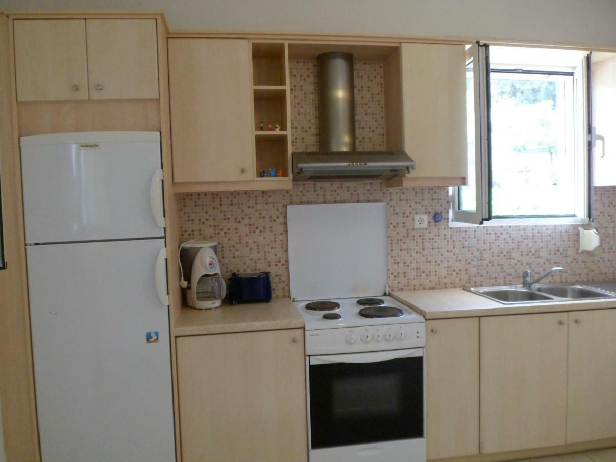 Menelaos Apartments Adelianos Kampos Dış mekan fotoğraf